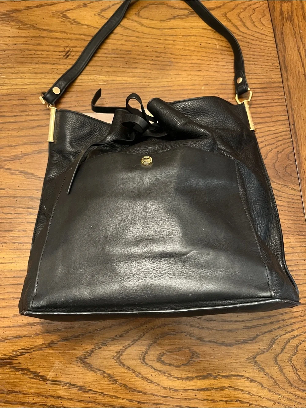 Louise Et Cie Leather Bucket bag with bow tie